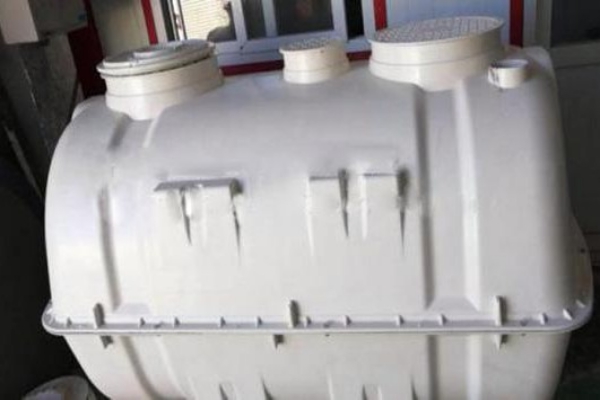 使用SMC模壓玻璃鋼化糞池時應(yīng)注意什么 使用SMC模壓玻璃鋼化糞池時應(yīng)注意什么
